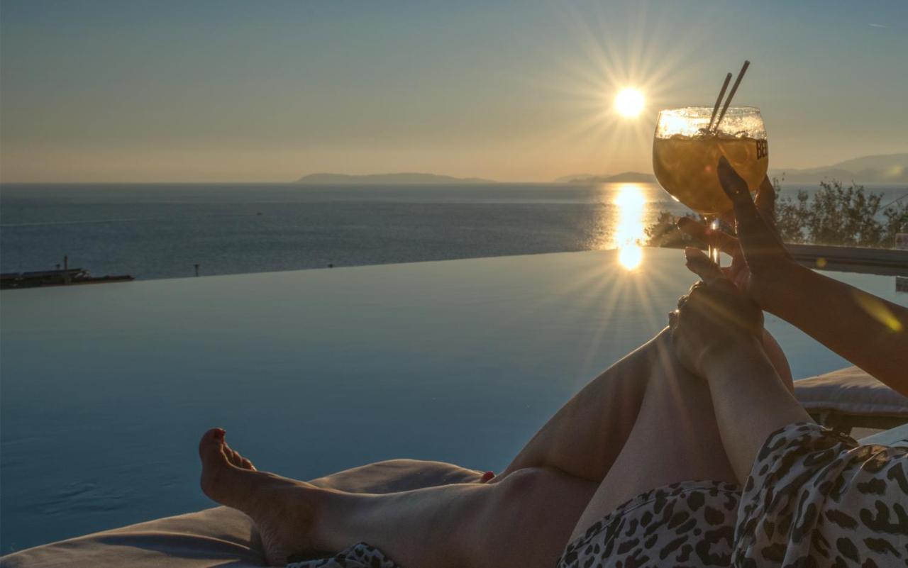 Natura Luxury Boutique Hotel Skopelos Loutraki  Exteriör bild